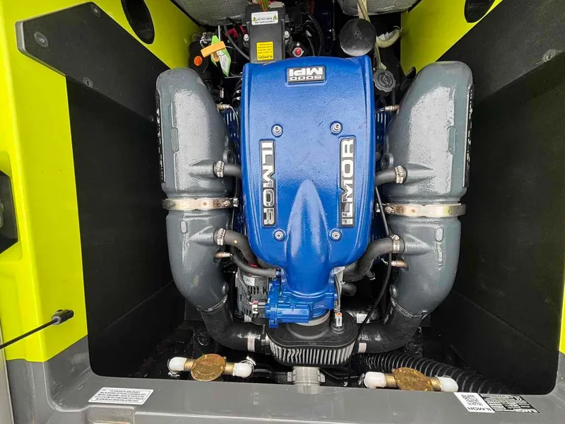 Slide: The Image of MasterCraft XT22 2018 - 6