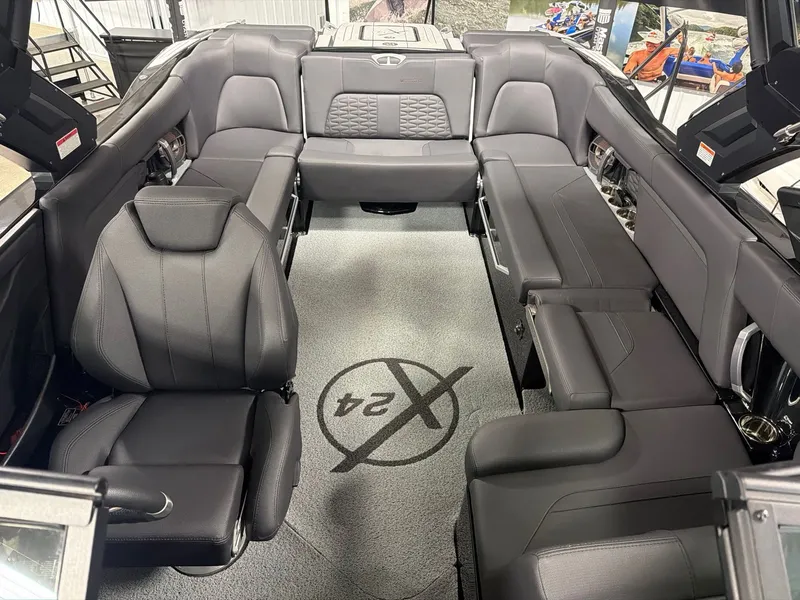 Slide: The Image of MasterCraft X24 2022 - 10