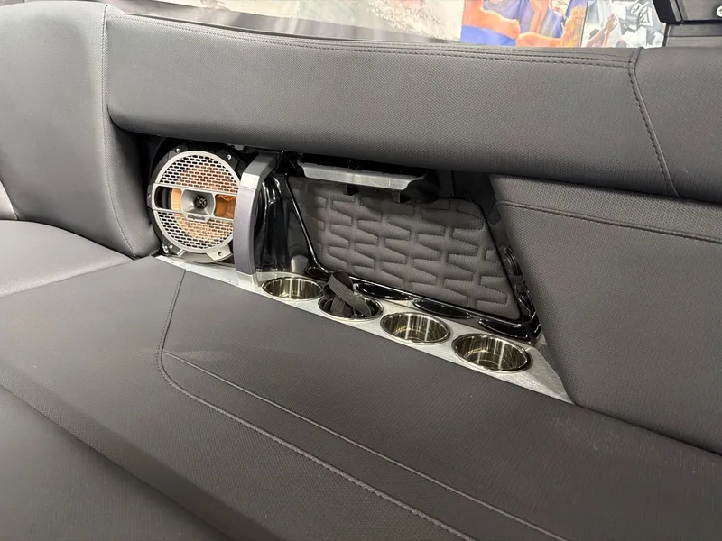 Slide: The Image of MasterCraft X24 2022 - 11