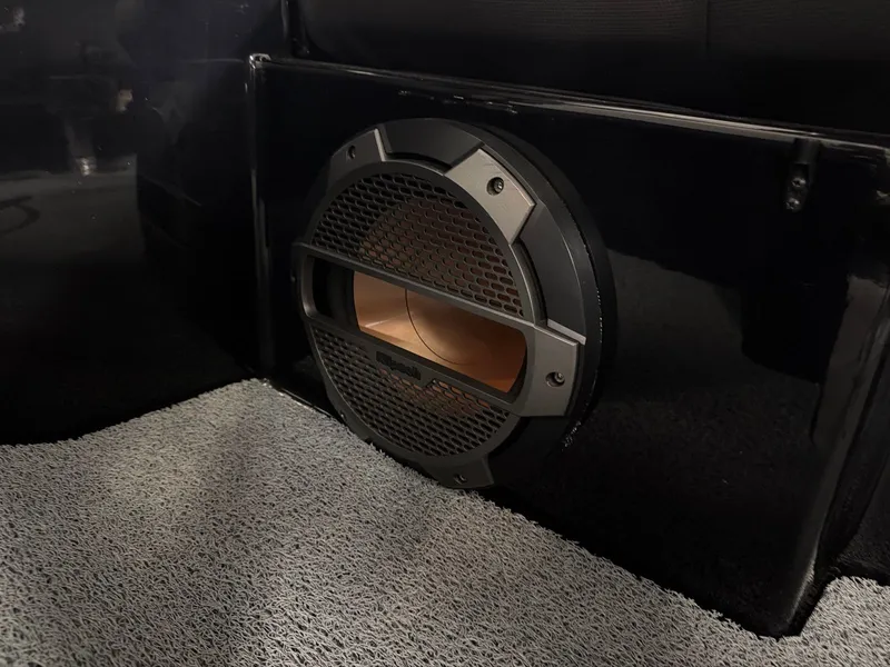 Slide: The Image of MasterCraft X24 2022 - 13