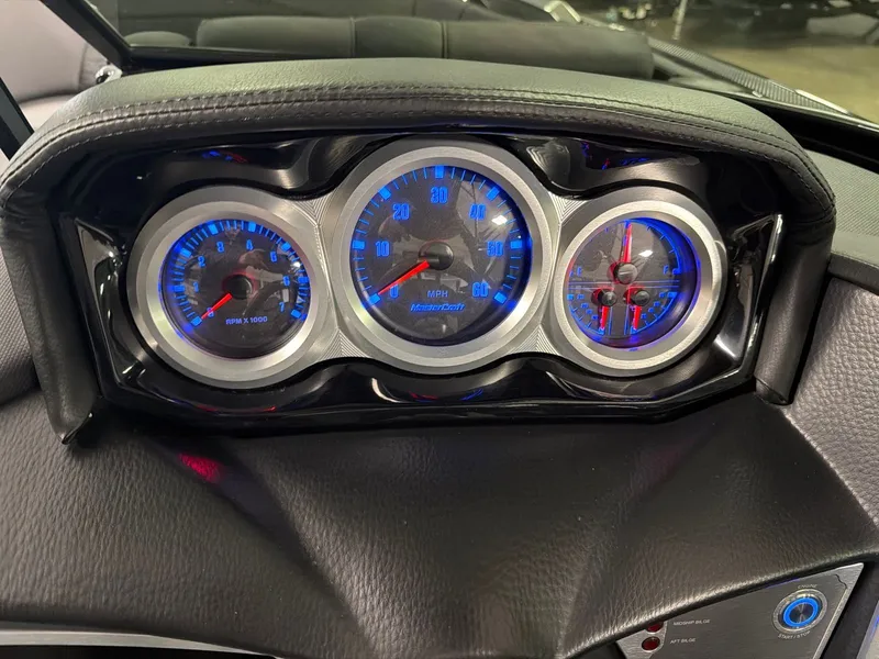 Slide: The Image of MasterCraft X24 2022 - 16