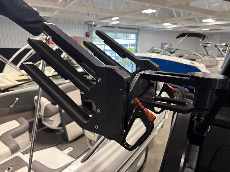 Slide: The Image of MasterCraft X24 2022 - 18