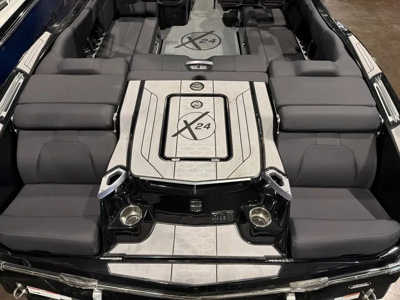 Slide: The Image of MasterCraft X24 2022 - 6