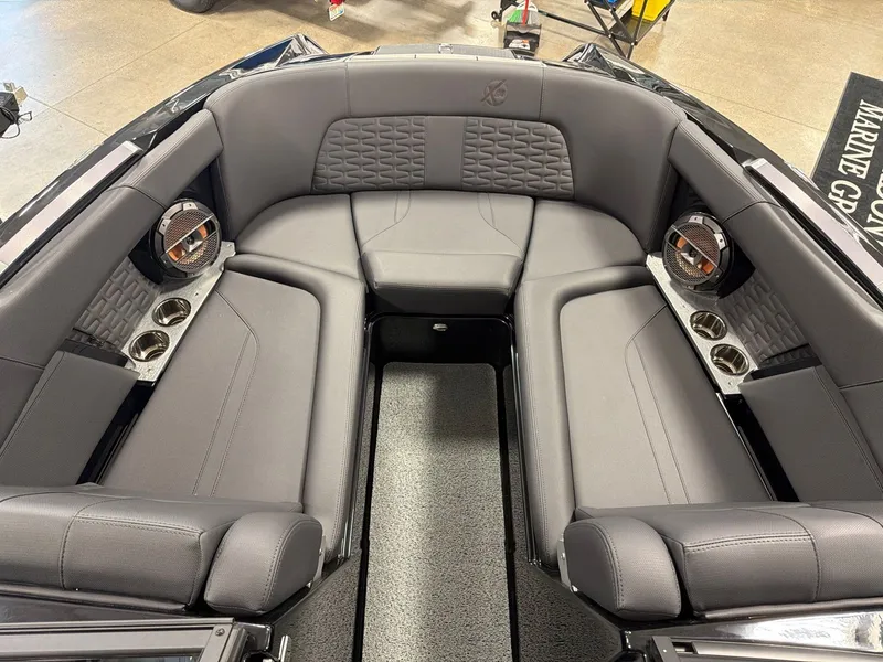 Slide: The Image of MasterCraft X24 2022 - 9