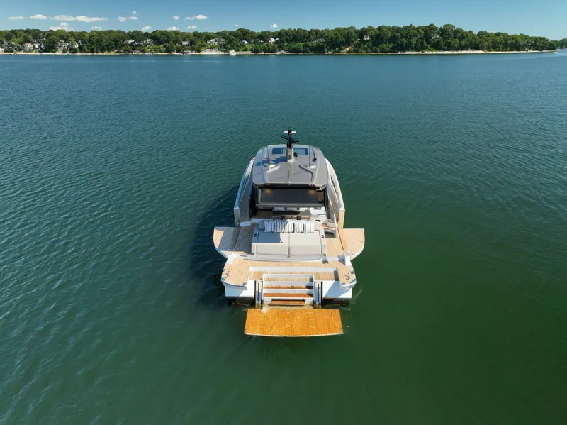 Slide: The Image of Azimut Seadeck 6 2027 - 47