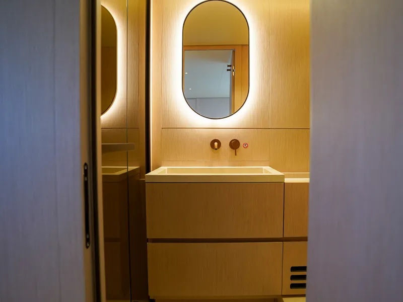Slide: The Image of Azimut Seadeck 6 2027 - 24