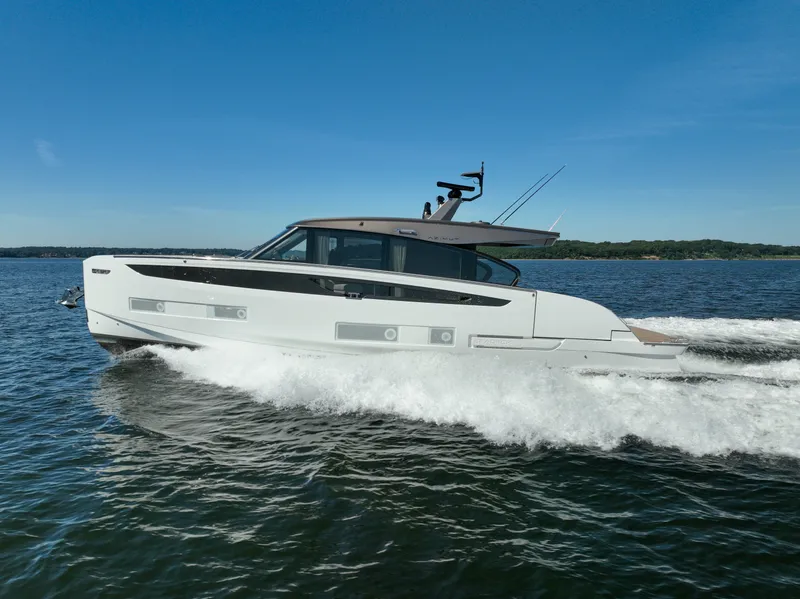 Slide: The Image of Azimut Seadeck 6 2027 - 37