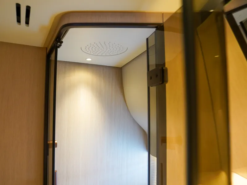 Slide: The Image of Azimut Seadeck 6 2027 - 31