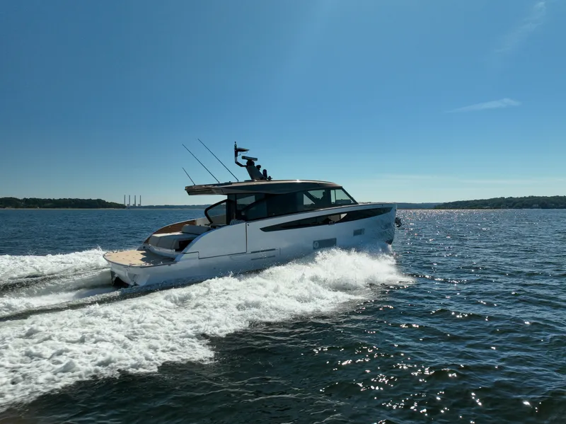 Slide: The Image of Azimut Seadeck 6 2027 - 39