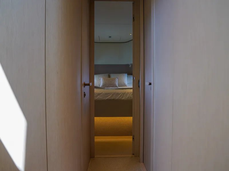 Slide: The Image of Azimut Seadeck 6 2027 - 14