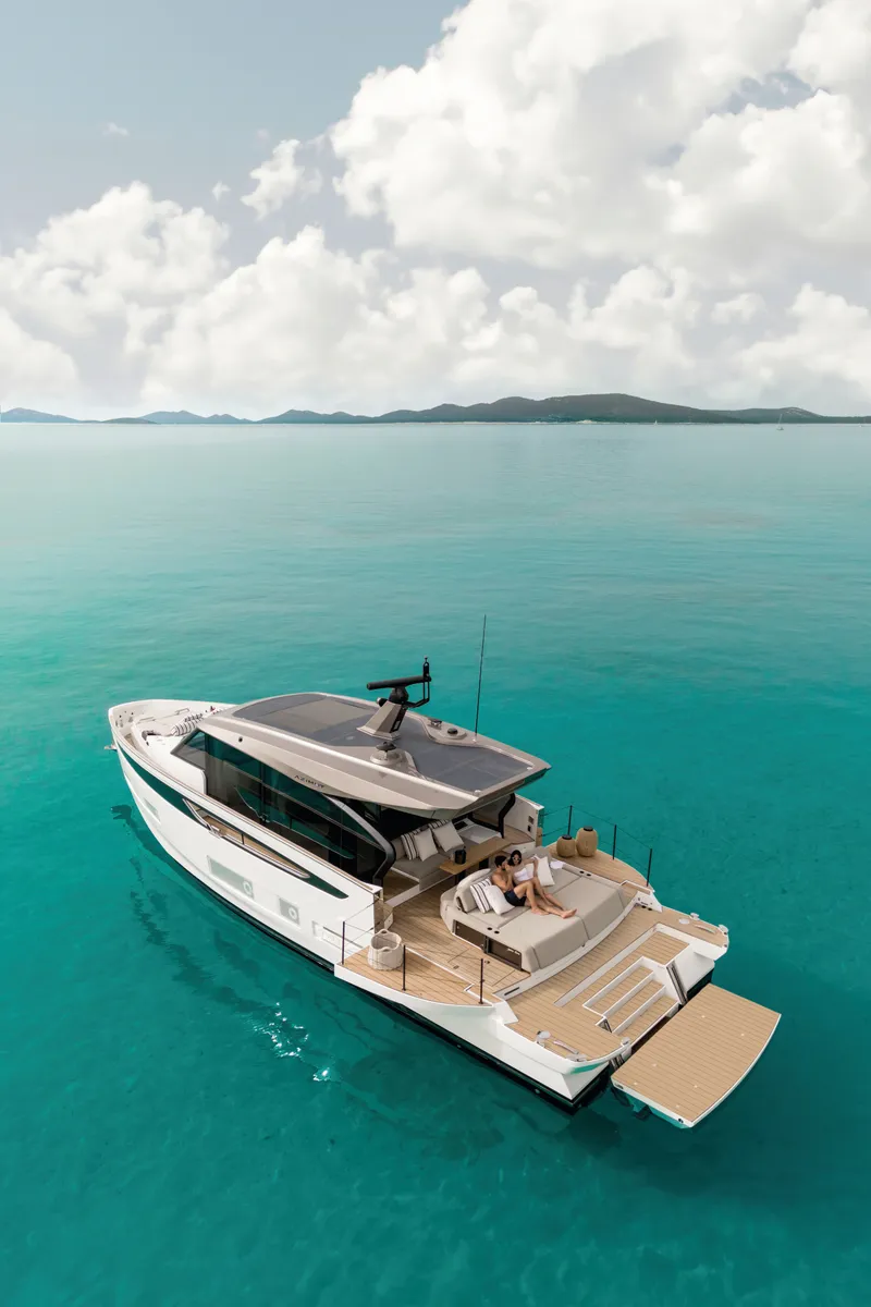 Slide: The Image of Azimut Sundeck 6 2027 - 22