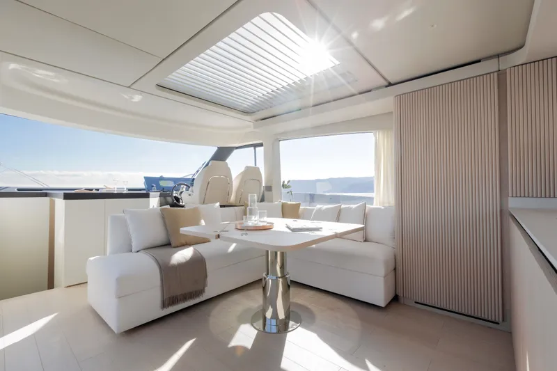 Slide: The Image of Azimut Sundeck 6 2027 - 16