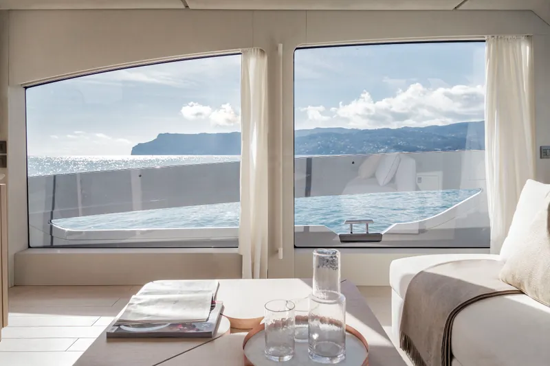 Slide: The Image of Azimut Sundeck 6 2027 - 15