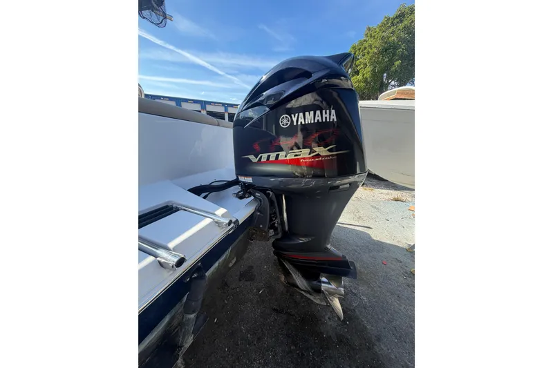 Slide: The Image of 2016 Sportsman Heritage 231 Center Console with Yamaha VMAX outboard motor. - 3