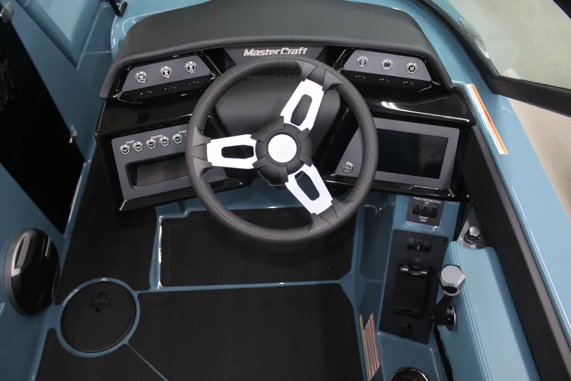 Slide: The Image of MasterCraft NXT20 2026 - 12