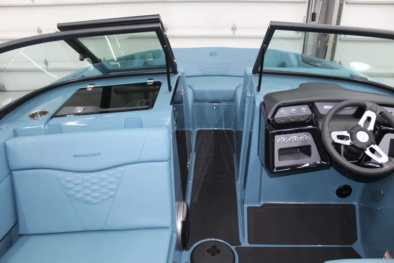 Slide: The Image of MasterCraft NXT20 2026 - 14