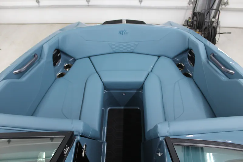 Slide: The Image of MasterCraft NXT20 2026 - 15