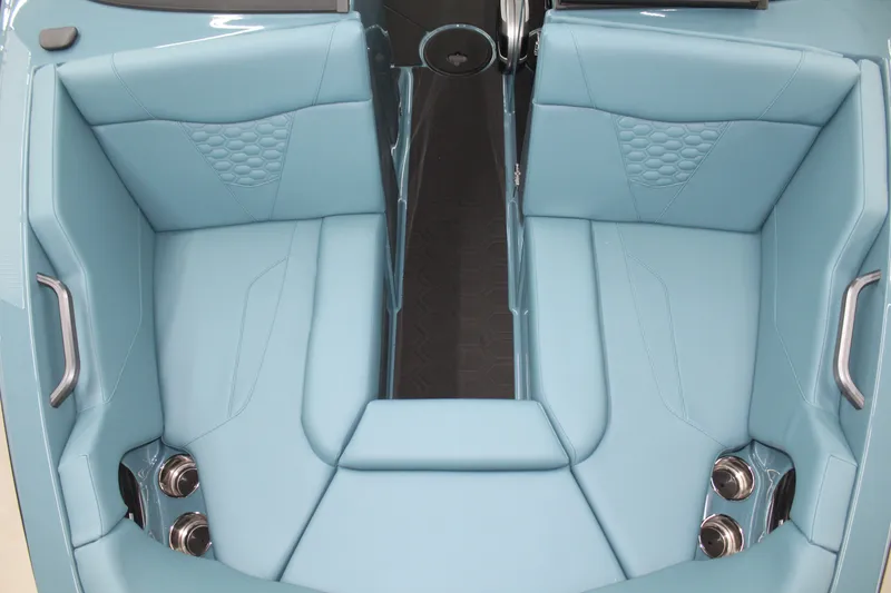 Slide: The Image of MasterCraft NXT20 2026 - 16