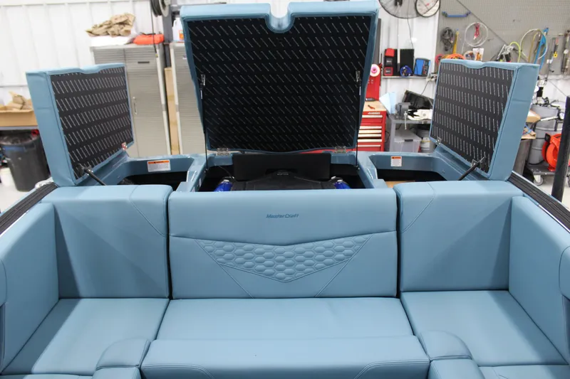 Slide: The Image of MasterCraft NXT20 2026 - 20