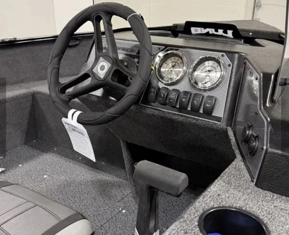 Slide: The Image of Lund 1650 Rebel XL SS 2026 - 5