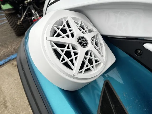 Slide: The Image of Yamaha FX Cruiser HO 2026 - 8