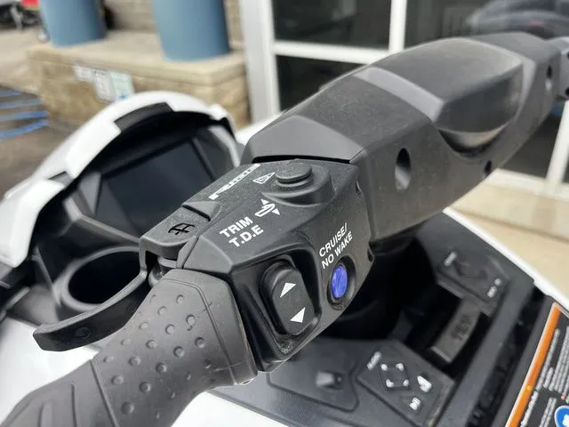 Slide: The Image of Yamaha FX Cruiser SVHO 2026 - 5