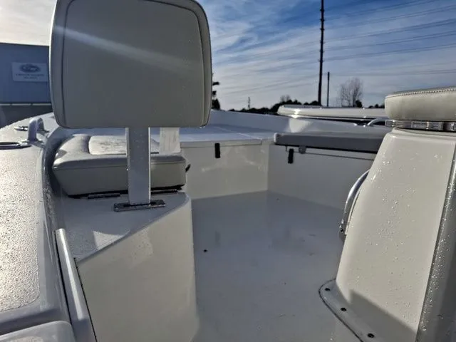 Slide: The Image of Bay Rider 239 Bay 2026 - 4