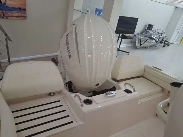 Slide: The Image of Grady-White Fisherman 216 2026 - 7