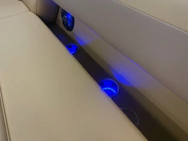 Slide: The Image of Godfrey Sweetwater 2486 SFL 27" Impact Center Tube Package 2026 - 9