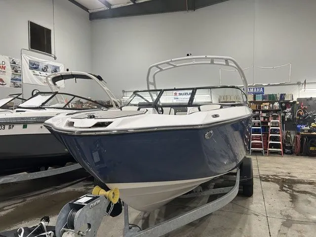 Slide: The Image of Yamaha 252S 2024 - 4