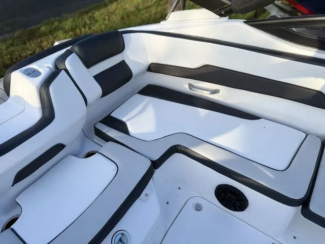 Slide: The Image of Yamaha AR195 2026 - 20