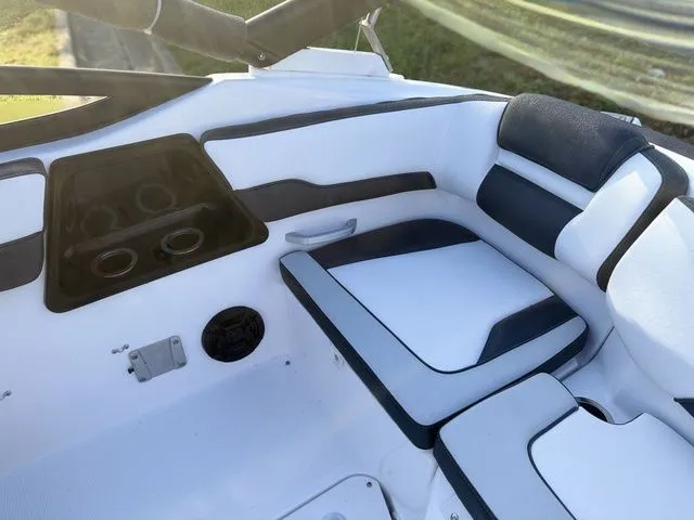 Slide: The Image of Yamaha AR195 2026 - 21