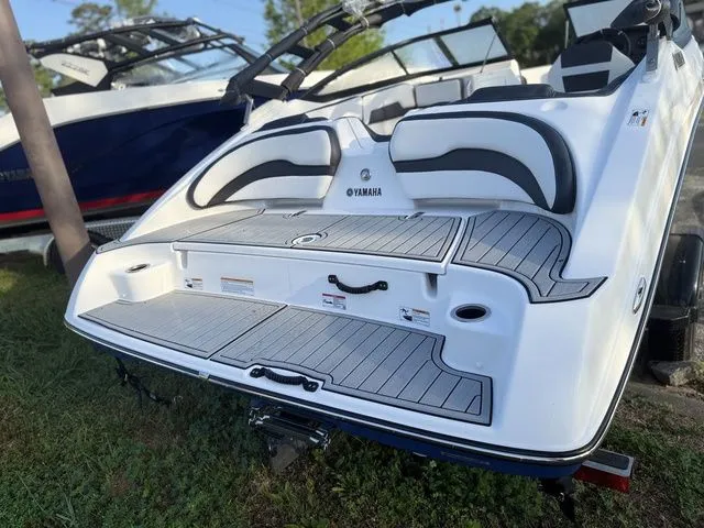 Slide: The Image of Yamaha AR195 2026 - 3