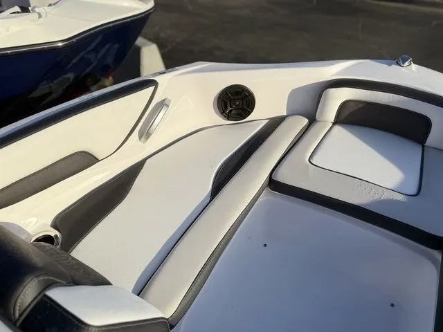 Slide: The Image of Yamaha AR195 2026 - 8