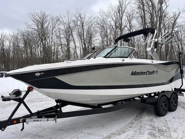 The Image of MasterCraft X24 2021 - 1