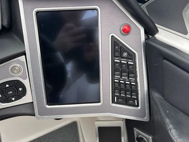 Slide: The Image of MasterCraft X24 2021 - 20