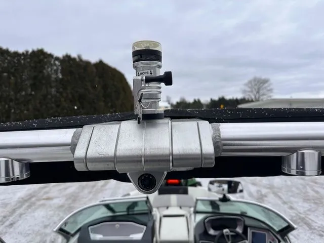 Slide: The Image of MasterCraft X24 2021 - 35