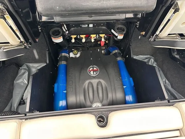 Slide: The Image of MasterCraft X24 2021 - 41