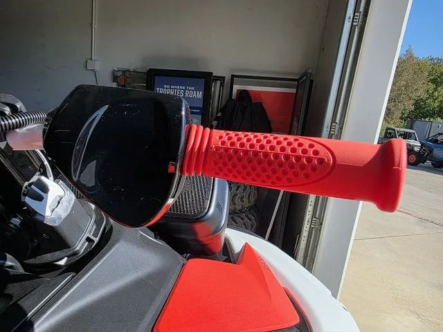 Slide: The Image of Sea-Doo Spark Trixx For 1 Rotax 900 ACE - 90 Ibr A 2026 - 10