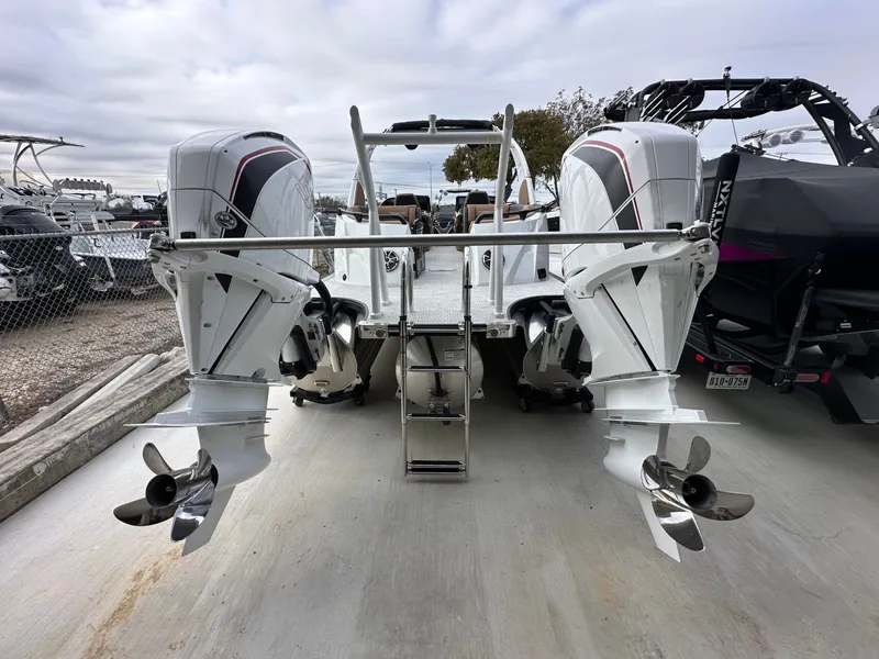 Slide: The Image of Trifecta 25 SPORT RF9 DC ARCH 2025 - 3