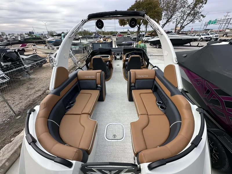 Slide: The Image of Trifecta 25 SPORT RF9 DC ARCH 2025 - 6