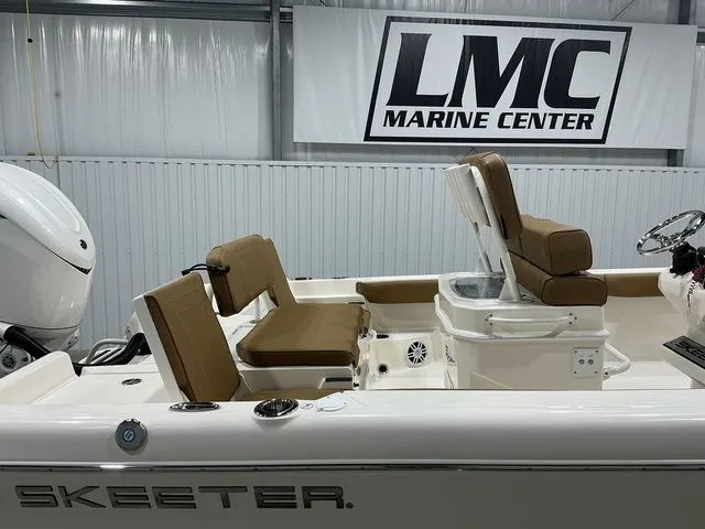 Slide: The Image of Skeeter SX2550 2026 - 11