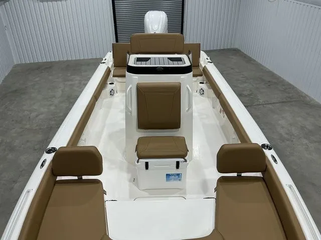 Slide: The Image of Skeeter SX2550 2026 - 14