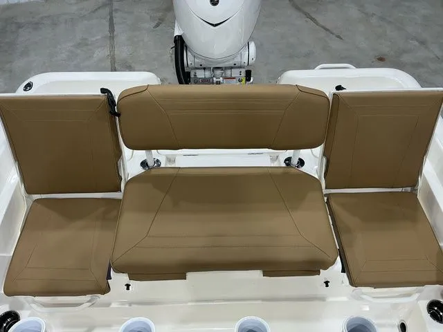 Slide: The Image of Skeeter SX2550 2026 - 21