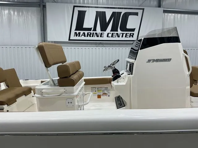 Slide: The Image of Skeeter SX2550 2026 - 9