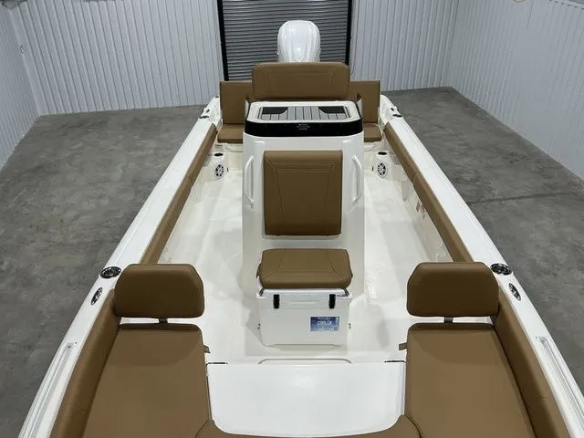 Slide: The Image of Skeeter SX2550 2025 - 14