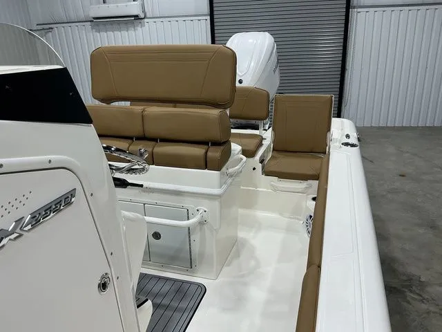 Slide: The Image of Skeeter SX2550 2025 - 18