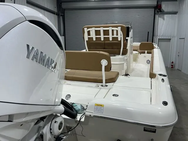 Slide: The Image of Skeeter SX2550 2025 - 22