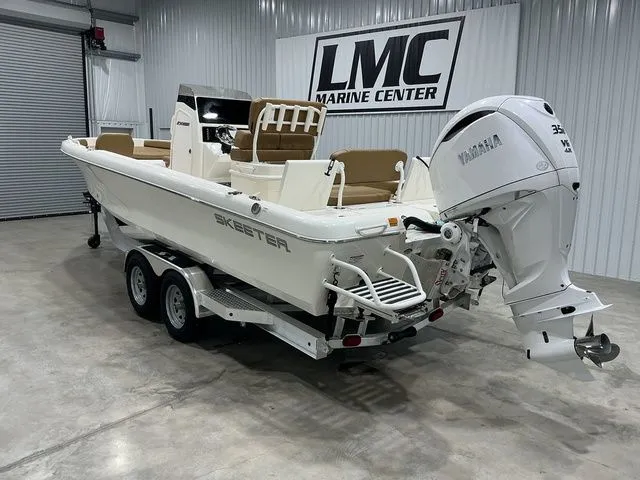 Slide: The Image of Skeeter SX2550 2025 - 3