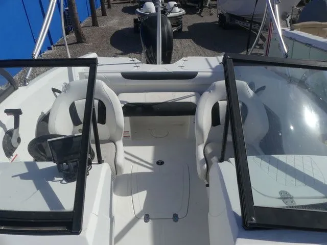 Slide: The Image of Tahoe 450 TS 2019 - 13